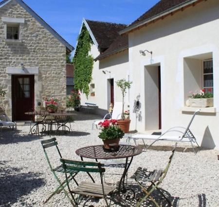Chambres Et Table D'Hotes, Maisonnettes Individuelles Dans Propriete Privee Vézinnes Exteriör bild