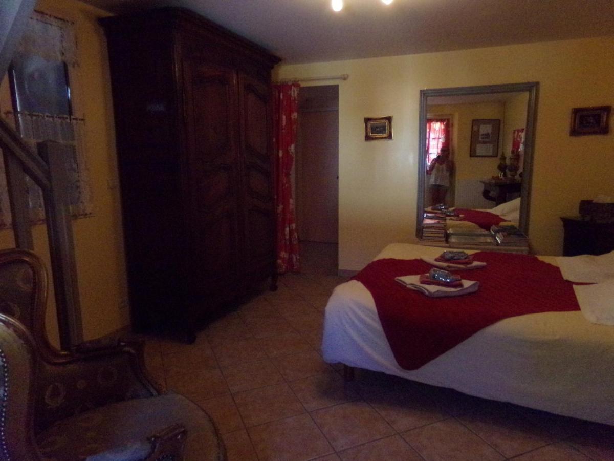 Chambres Et Table D'Hotes, Maisonnettes Individuelles Dans Propriete Privee Vézinnes Exteriör bild