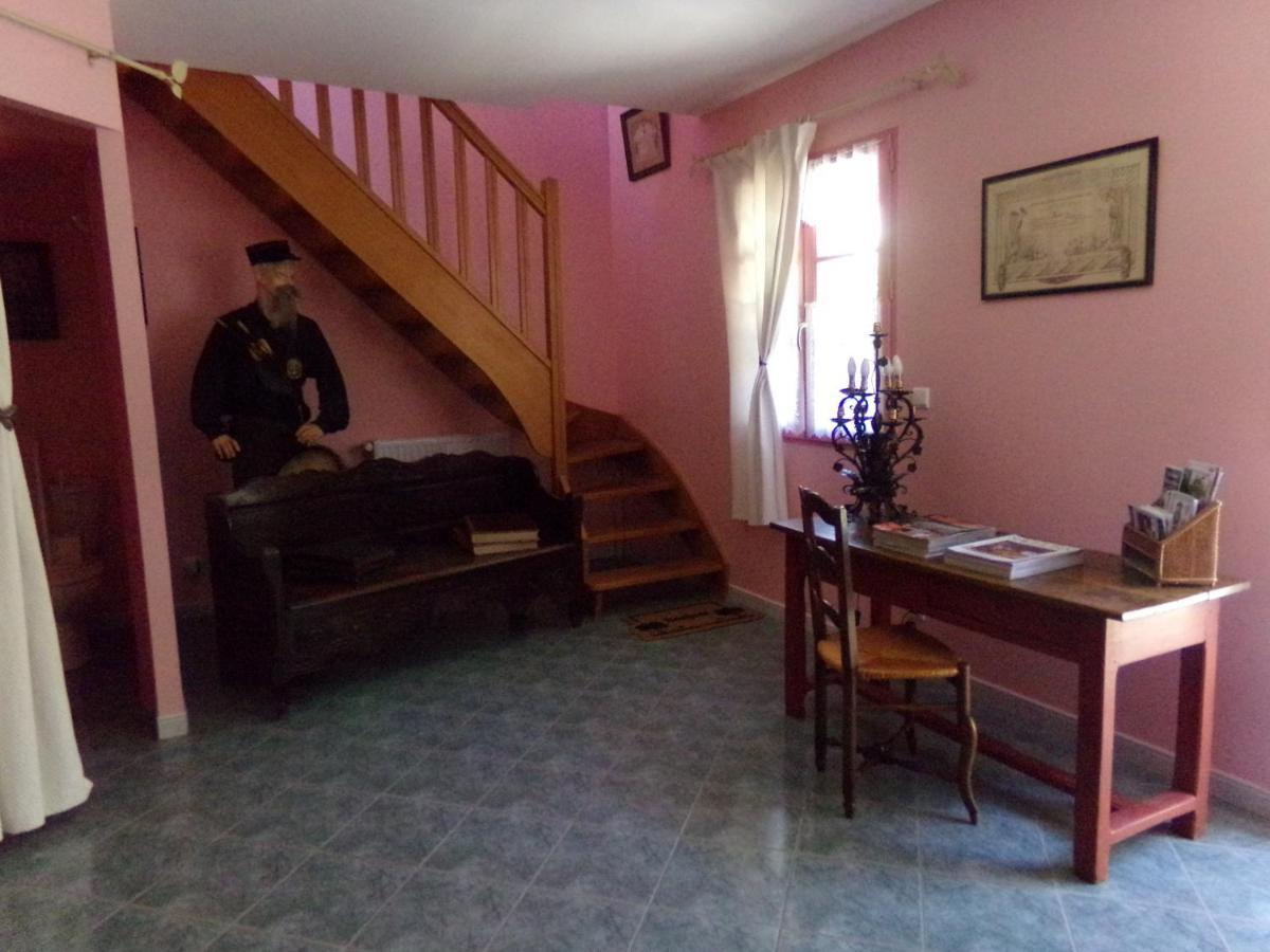 Chambres Et Table D'Hotes, Maisonnettes Individuelles Dans Propriete Privee Vézinnes Exteriör bild