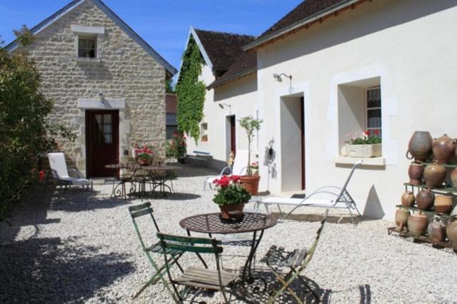 Chambres Et Table D'Hotes, Maisonnettes Individuelles Dans Propriete Privee Vézinnes Exteriör bild