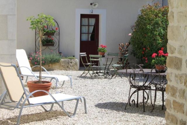 Chambres Et Table D'Hotes, Maisonnettes Individuelles Dans Propriete Privee Vézinnes Exteriör bild