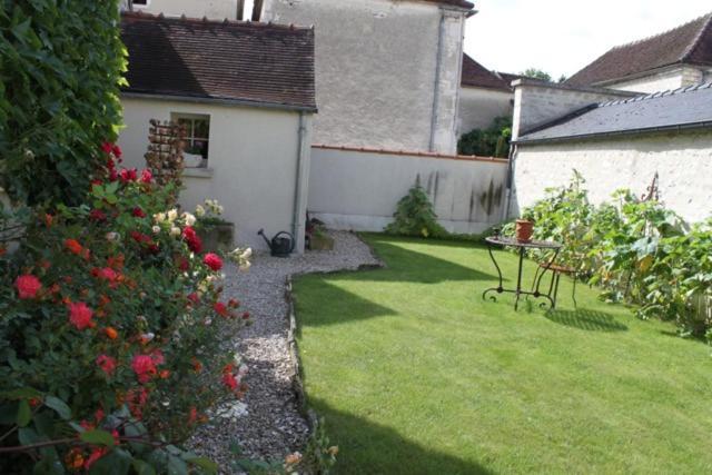 Chambres Et Table D'Hotes, Maisonnettes Individuelles Dans Propriete Privee Vézinnes Exteriör bild