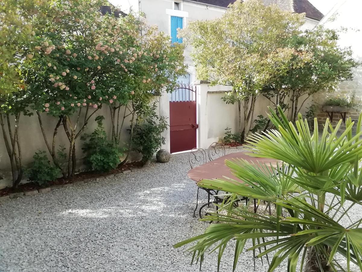 Chambres Et Table D'Hotes, Maisonnettes Individuelles Dans Propriete Privee Vézinnes Exteriör bild
