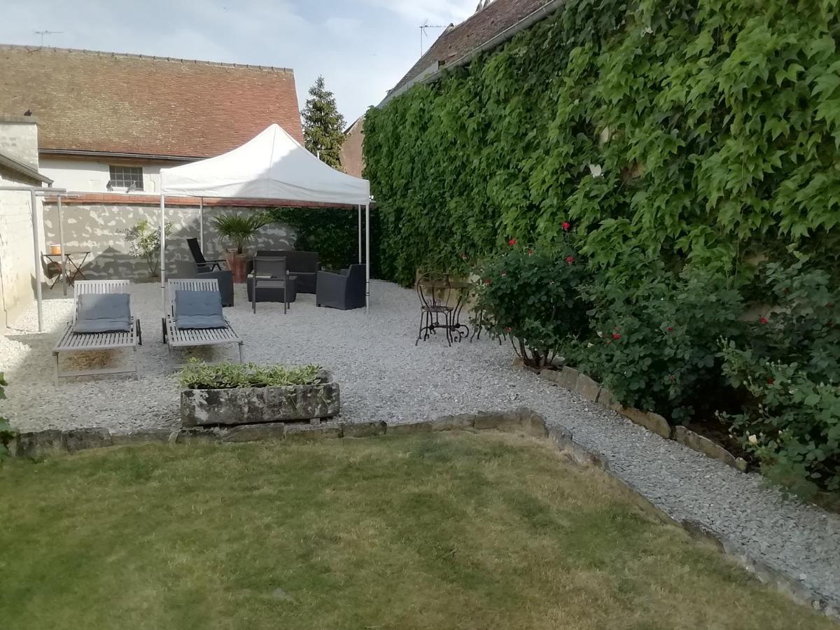 Chambres Et Table D'Hotes, Maisonnettes Individuelles Dans Propriete Privee Vézinnes Exteriör bild